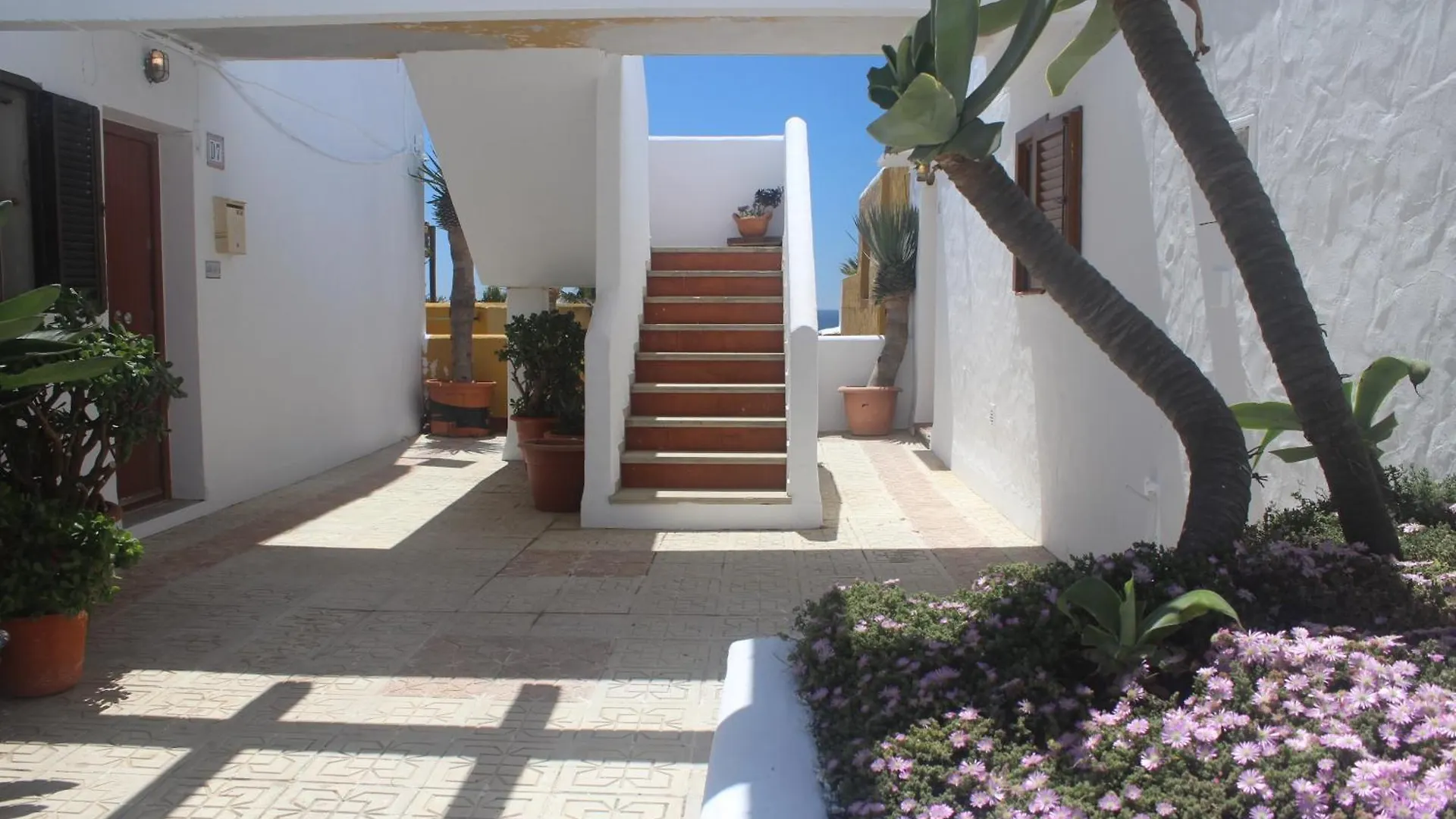 Los Lances Beach Apartments 타리파